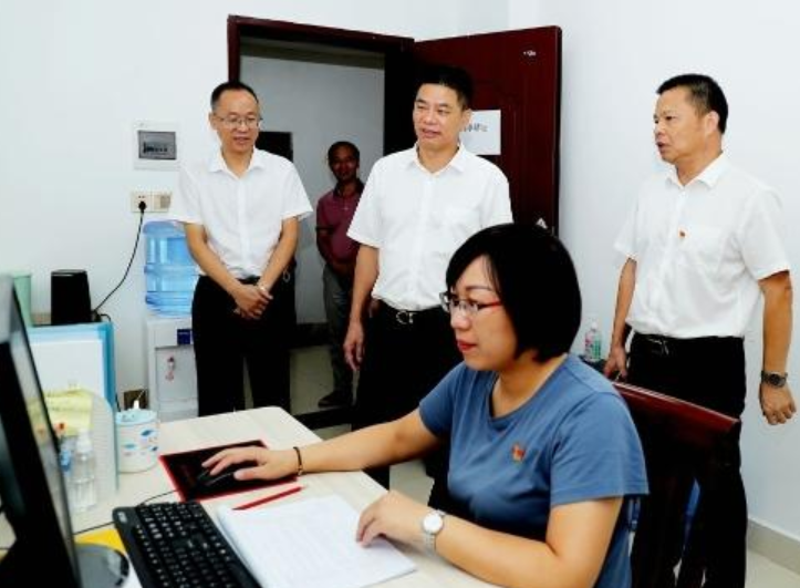 廉江市委书记陈恩才坚定理想信念用心用情做好信访工作