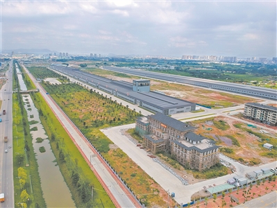 小小新材料“链”起大产业