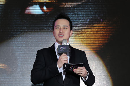 "科技与时尚创新"论坛主持人姜声扬