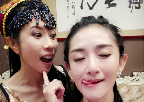 谢娜甜美搞怪获网友喜爱