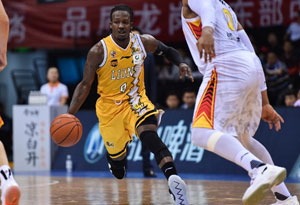 CBA单场消息:深圳遭浙江广厦逆转