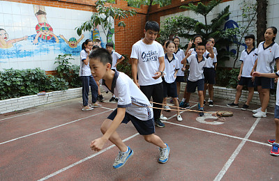 广州:小学生校内课后托管 接娃可延至19时