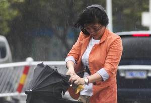 泼了水就跑,台风山神远离珠海,风雨随之远去