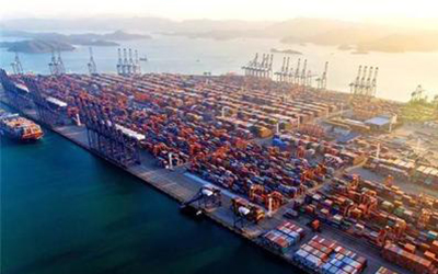 港口&ldquo;晴雨表&rdquo;透出經濟新氣息&mdash;&mdash;新華社記者年中經濟調研採訪札記之五